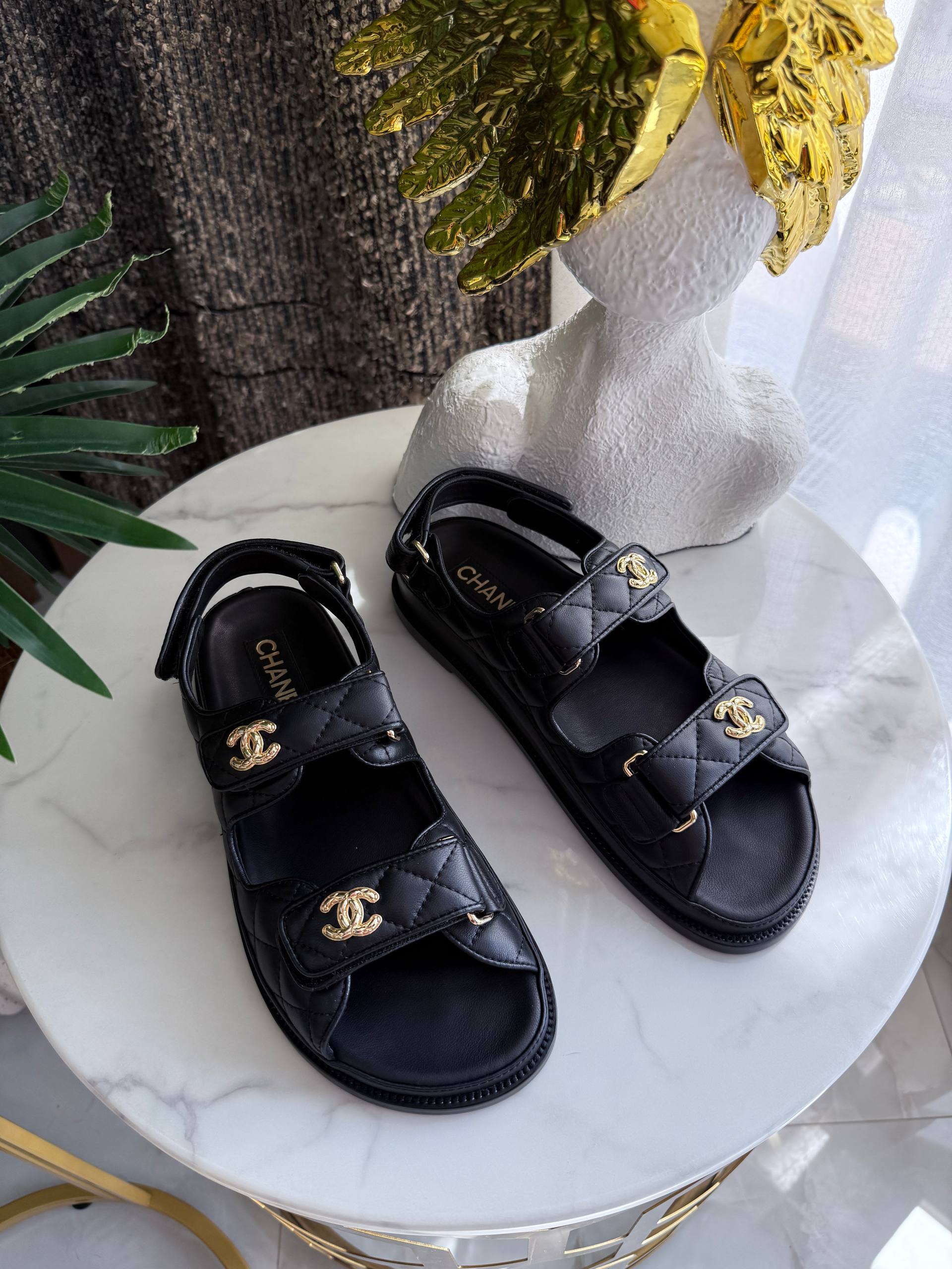 CHANEL Женские сандалии CHANEL Женские сандалии