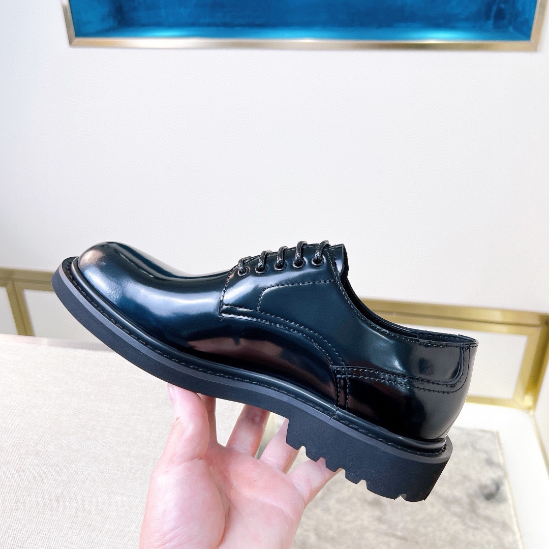 CHRISTIAN DIOR Мужские классические туфли CHRISTIAN DIOR Мужские классические туфли