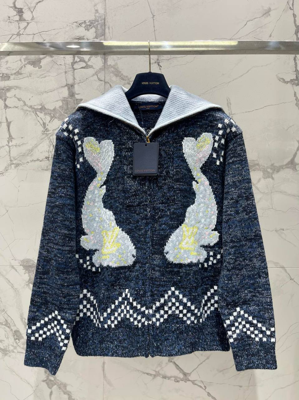 LOUIS VUITTON Женский пуловер LOUIS VUITTON Женский пуловер