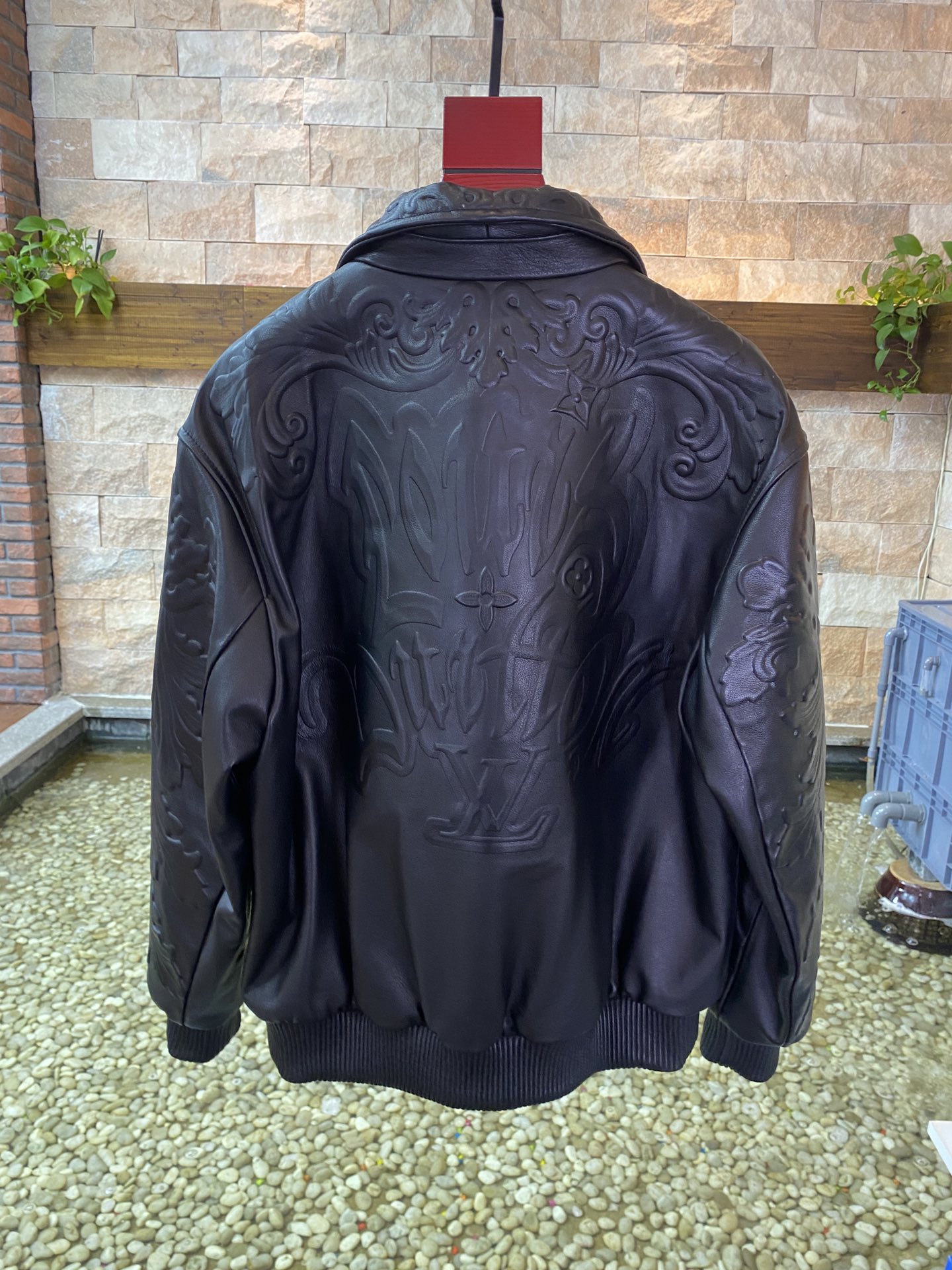 LOUIS VUITTON Мужская кожаная куртка LOUIS VUITTON Мужская кожаная куртка