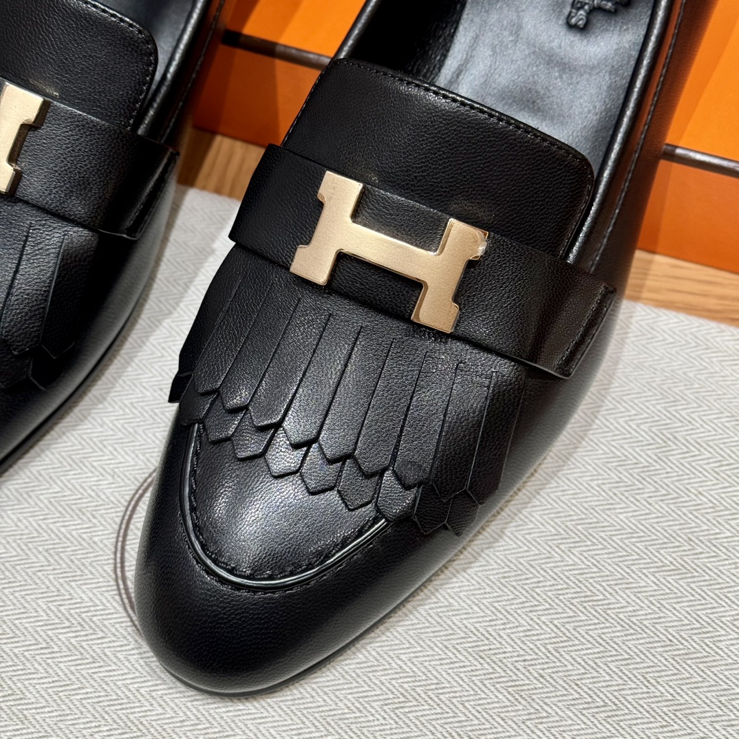 HERMES Женские лоферы Royal 