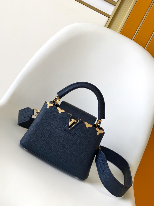 LOUIS VUITTON Женская сумка Capucines Mini M25231