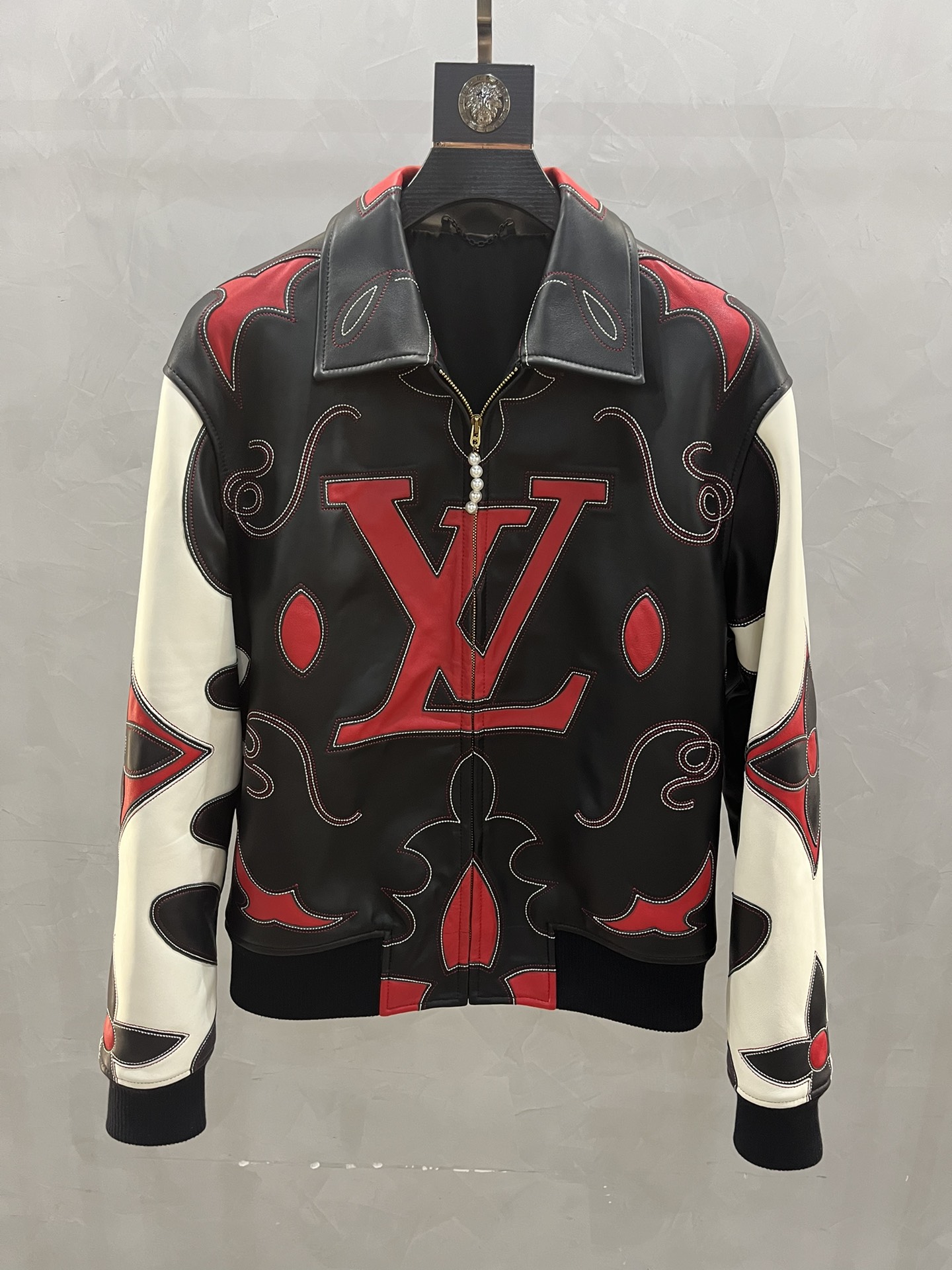 LOUIS VUITTON Мужская кожаная куртка LOUIS VUITTON Мужская кожаная куртка