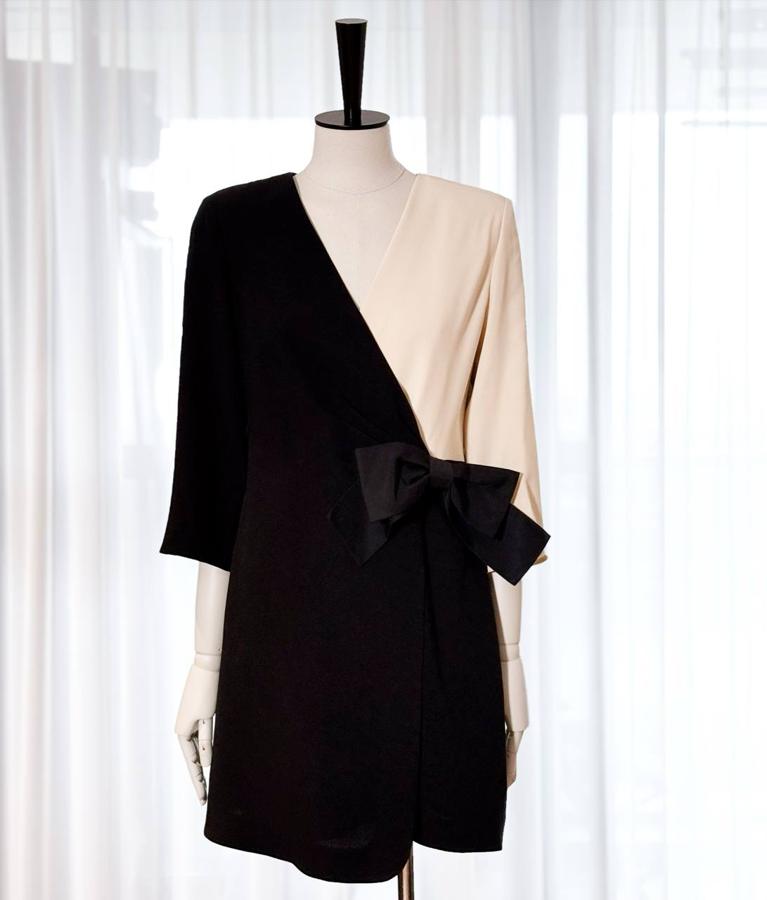 VALENTINO Женское шелковое платье  VALENTINO Женское шелковое платье