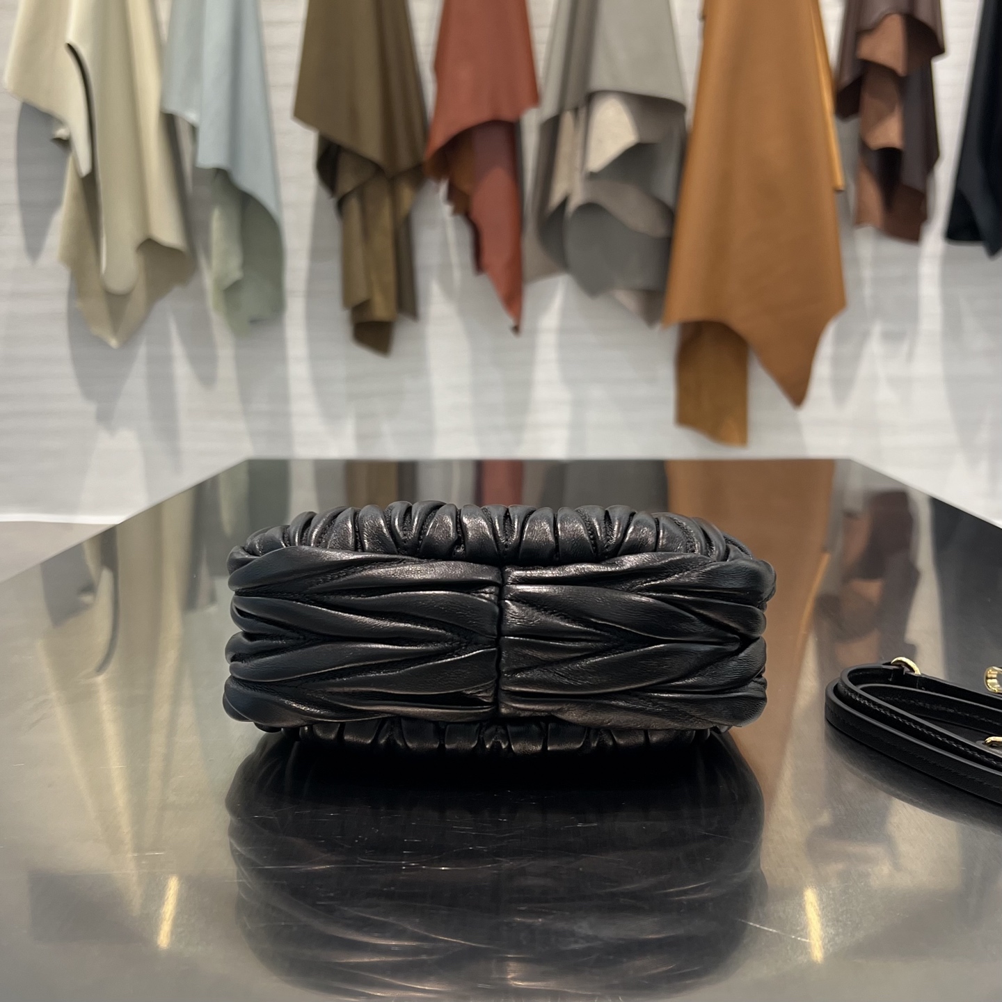 MIU MIU Женская сумка Wander hobo mini 