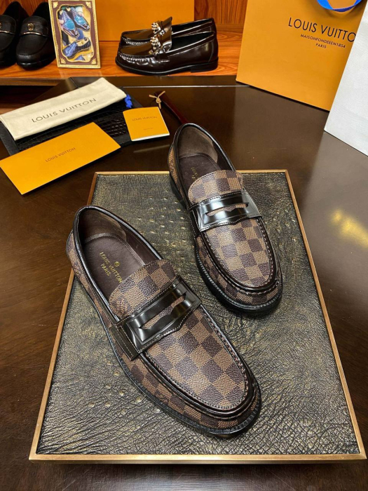 LOUIS VUITTON Мужские лоферы