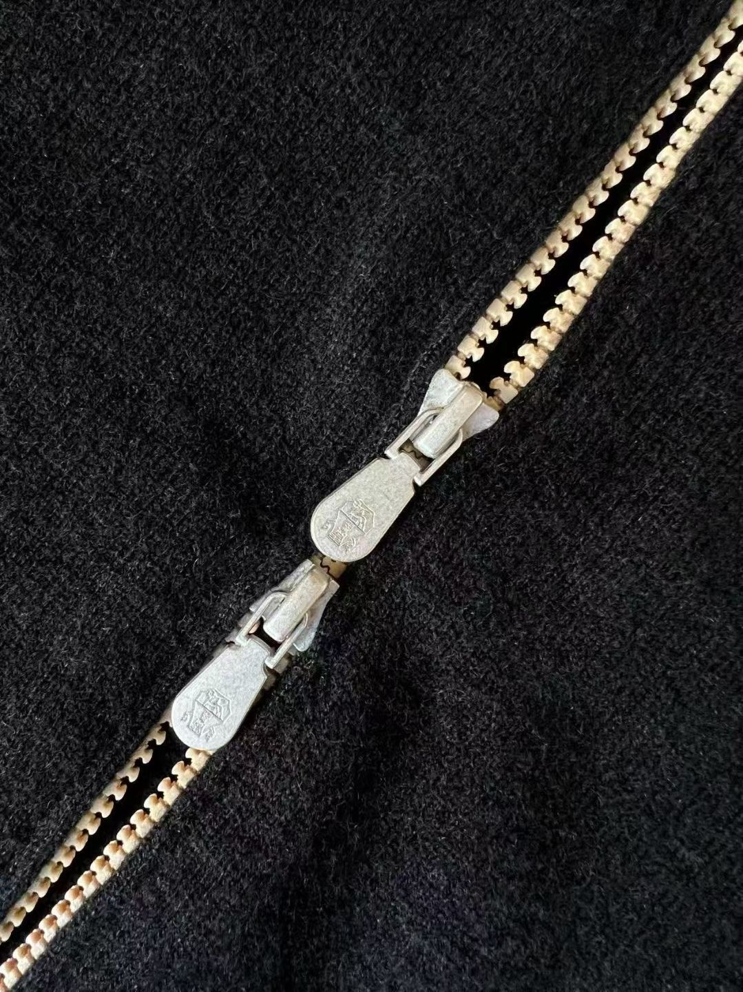 BRUNELLO CUCINELLI Мужской джемпер из кашемира  BRUNELLO CUCINELLI Мужской джемпер из кашемира