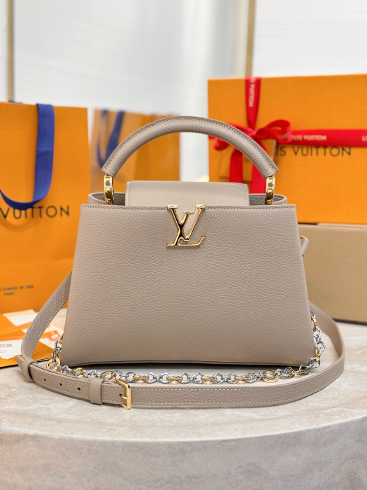 LOUIS VUITTON Женская сумка Capucines MM M12935