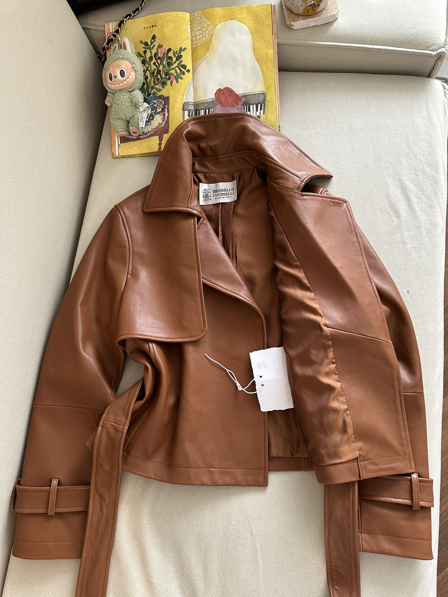 BRUNELLO CUCINELLI Женская куртка из кожи с поясом BRUNELLO CUCINELLI Женская куртка из кожи с поясом