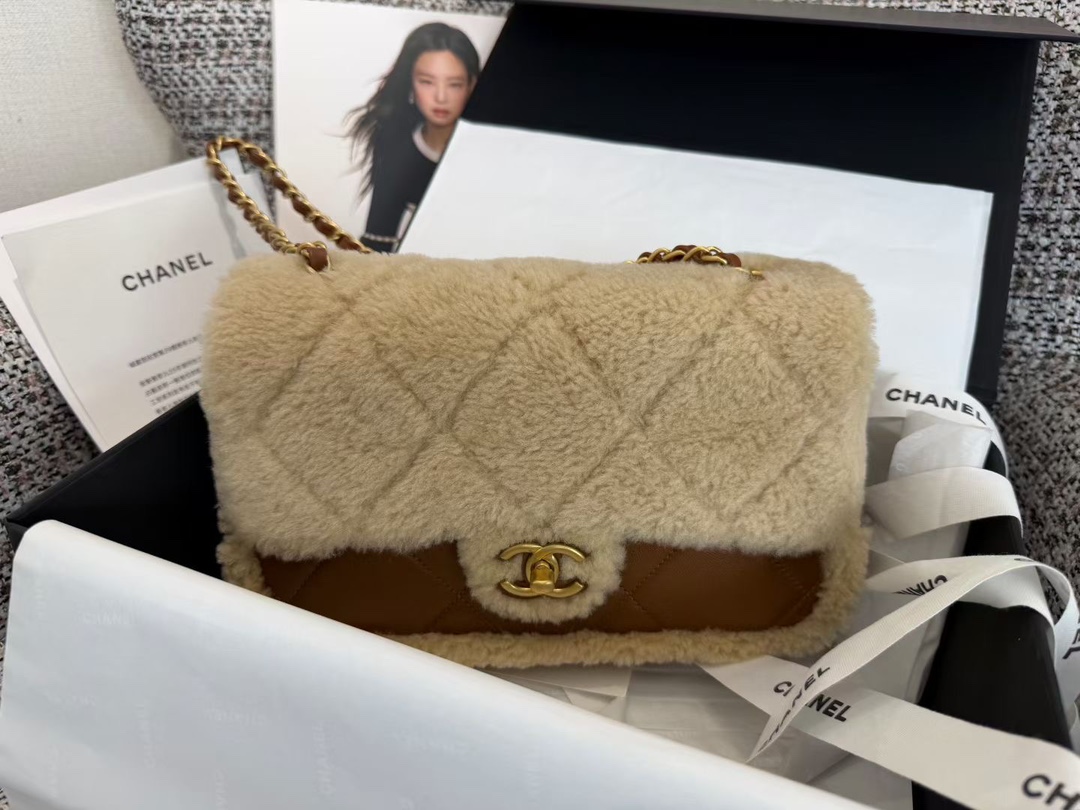 CHANEL Женская сумка 24k CHANEL Женская сумка 24k