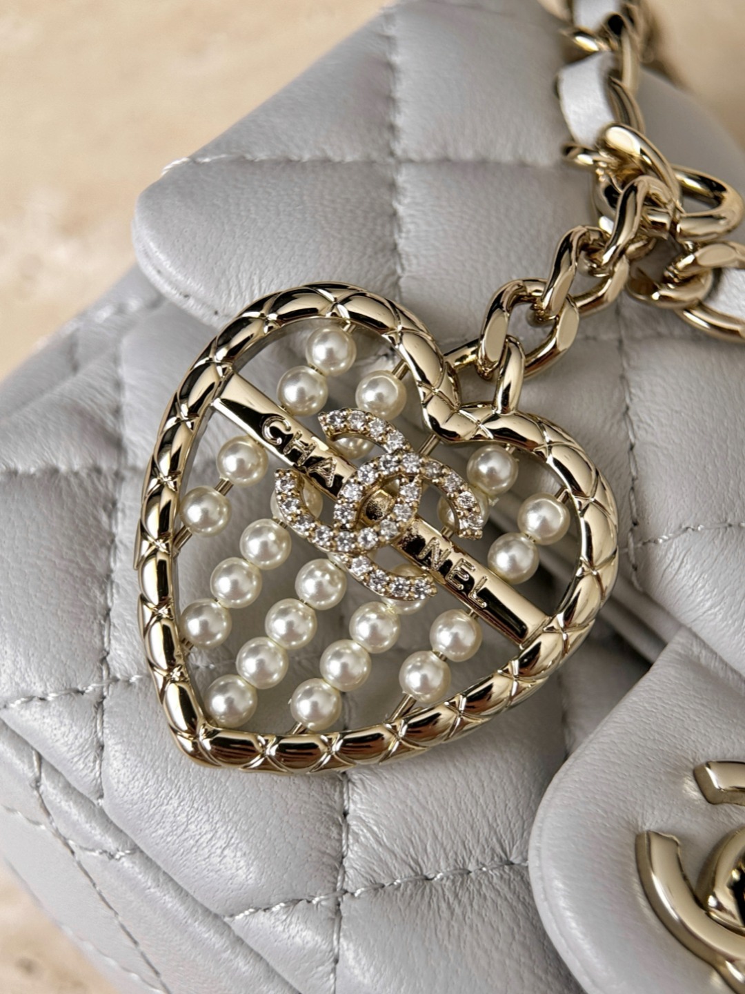 CHANEL Женская сумка-брелок Classic 11.12 