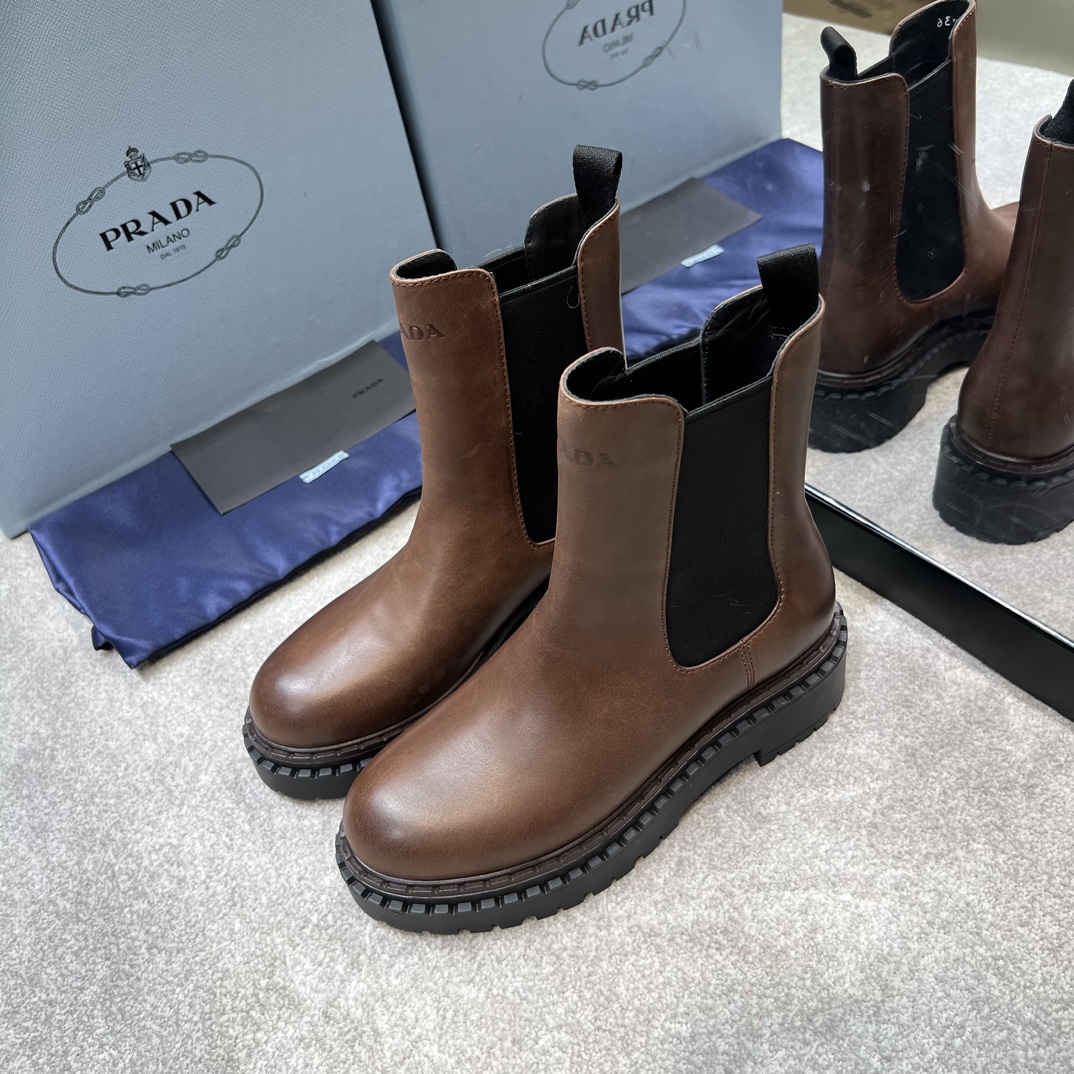 PRADA Женские ботинки на толстой подошве PRADA Женские ботинки на толстой подошве