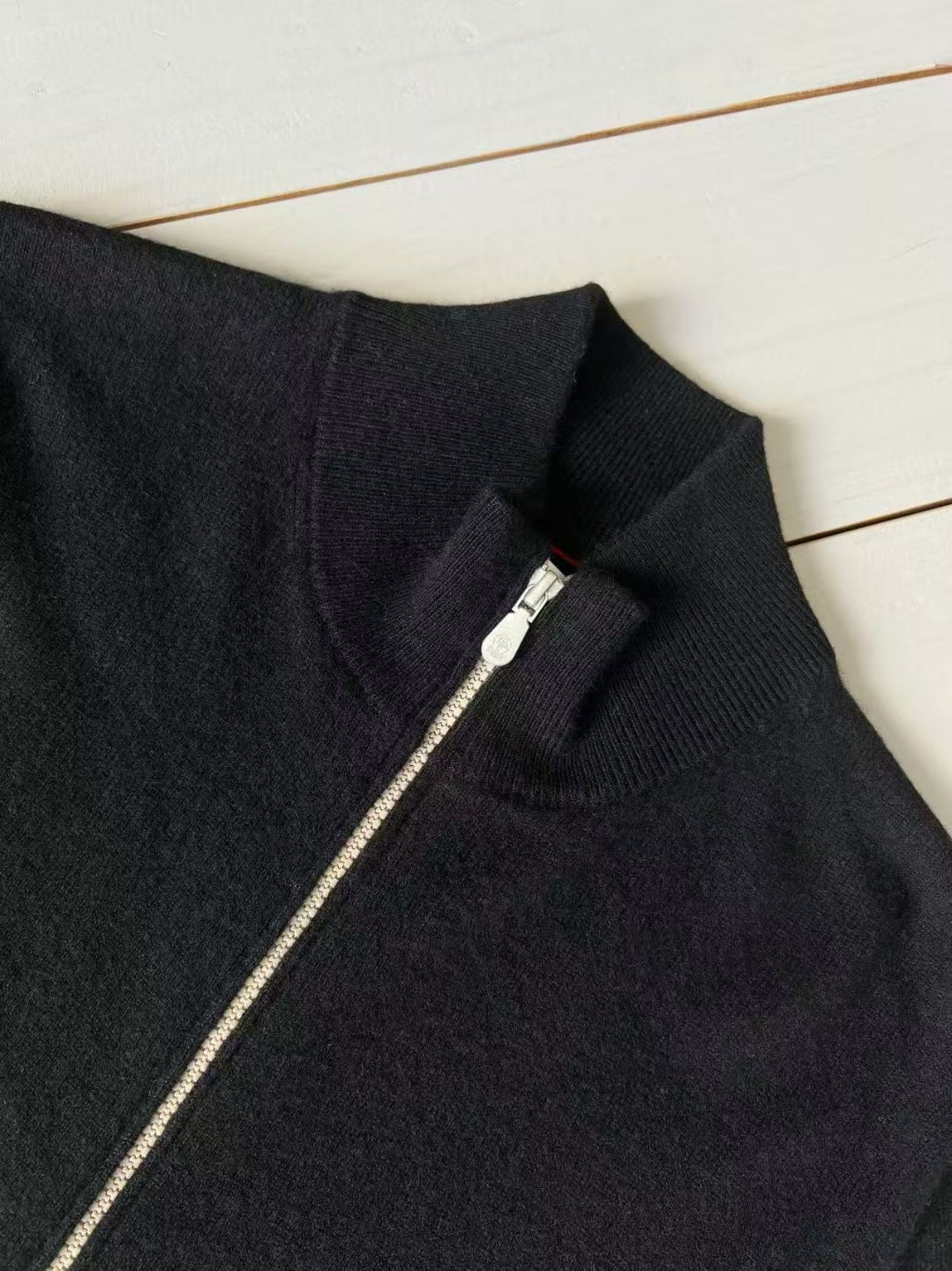 BRUNELLO CUCINELLI Мужской джемпер из кашемира  BRUNELLO CUCINELLI Мужской джемпер из кашемира