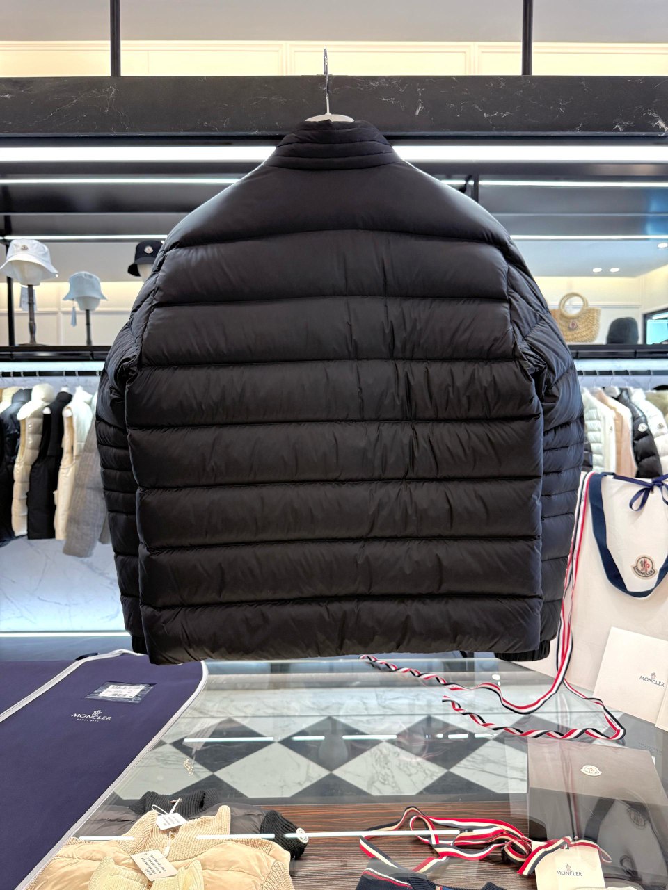 MONCLER Мужская куртка на пуху MONCLER Мужская куртка на пуху