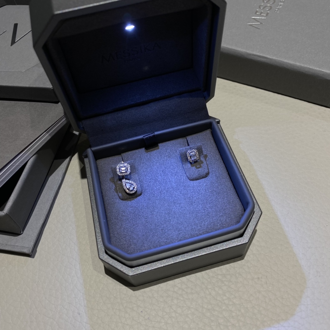 MESSIKA Серьги My Twin 1+2 белое золото и бриллианты MESSIKA Серьги My Twin 1+2 белое золото и бриллианты