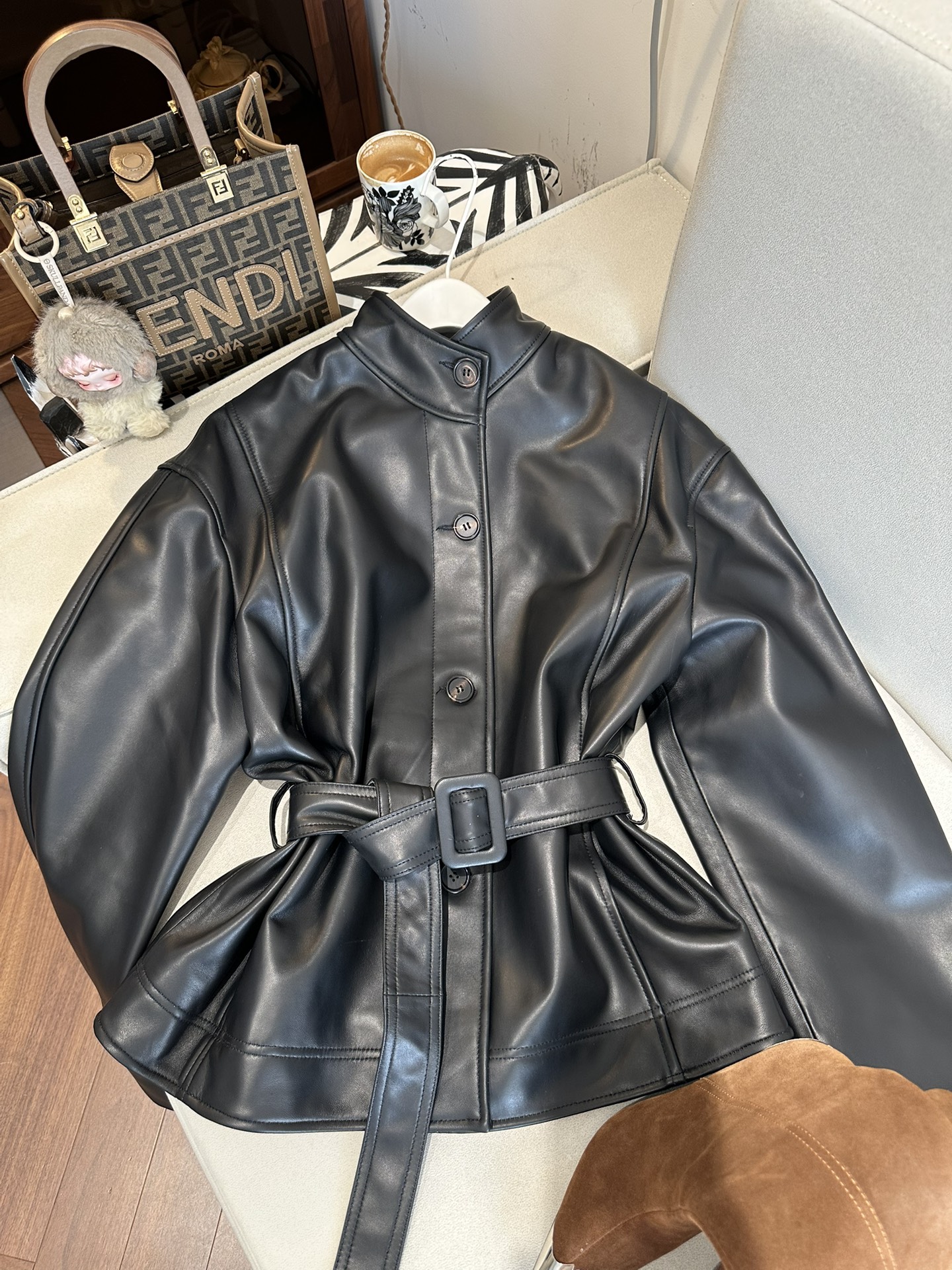 HERMES Женский кожаный костюм HERMES Женский кожаный костюм