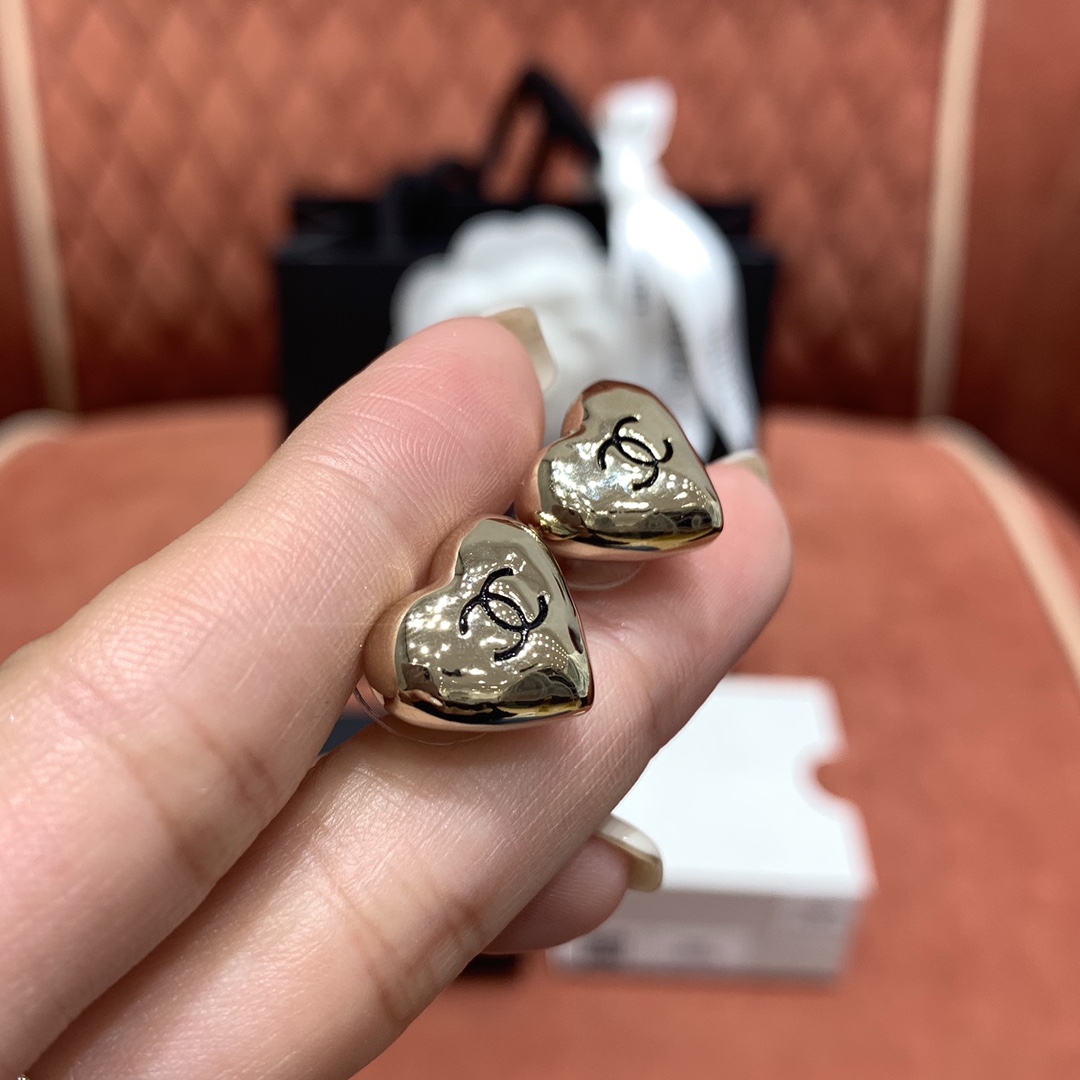 CHANEL Женские серьги CHANEL Женские серьги