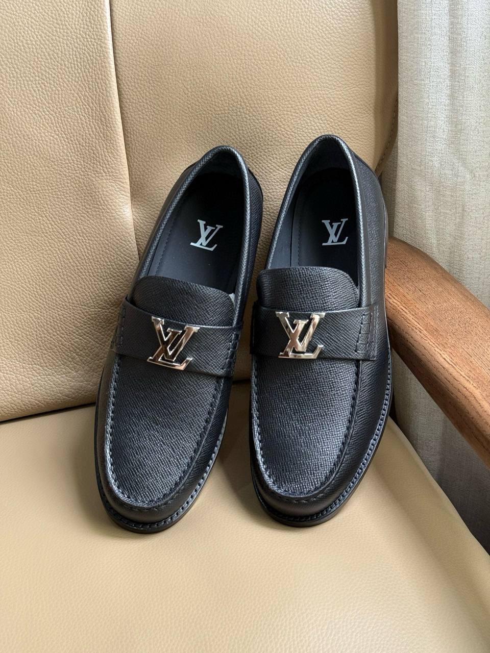 LOUIS VUITTON Мужские лоферы  LOUIS VUITTON Мужские лоферы