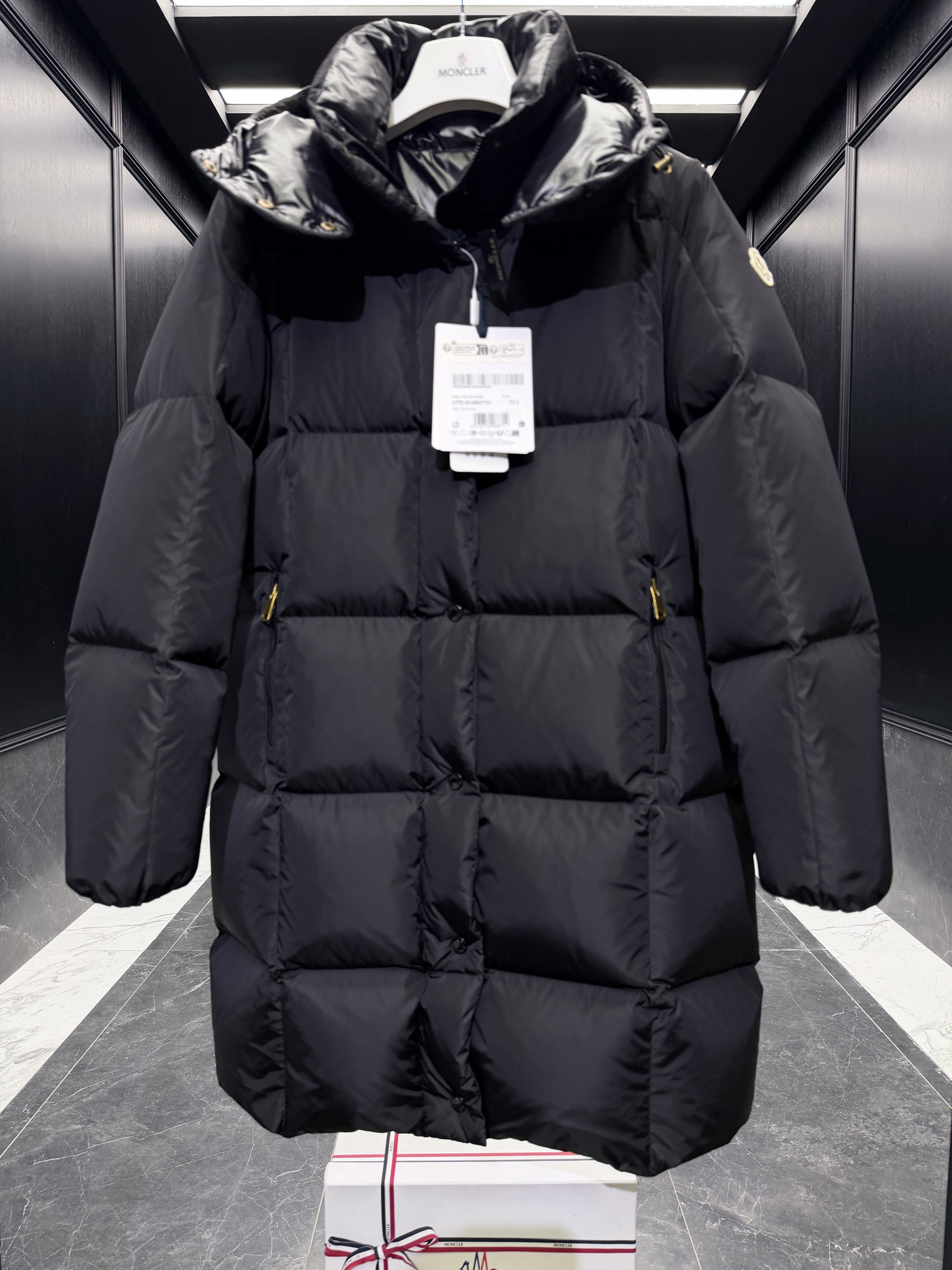 MONCLER Женский пуховик Litte