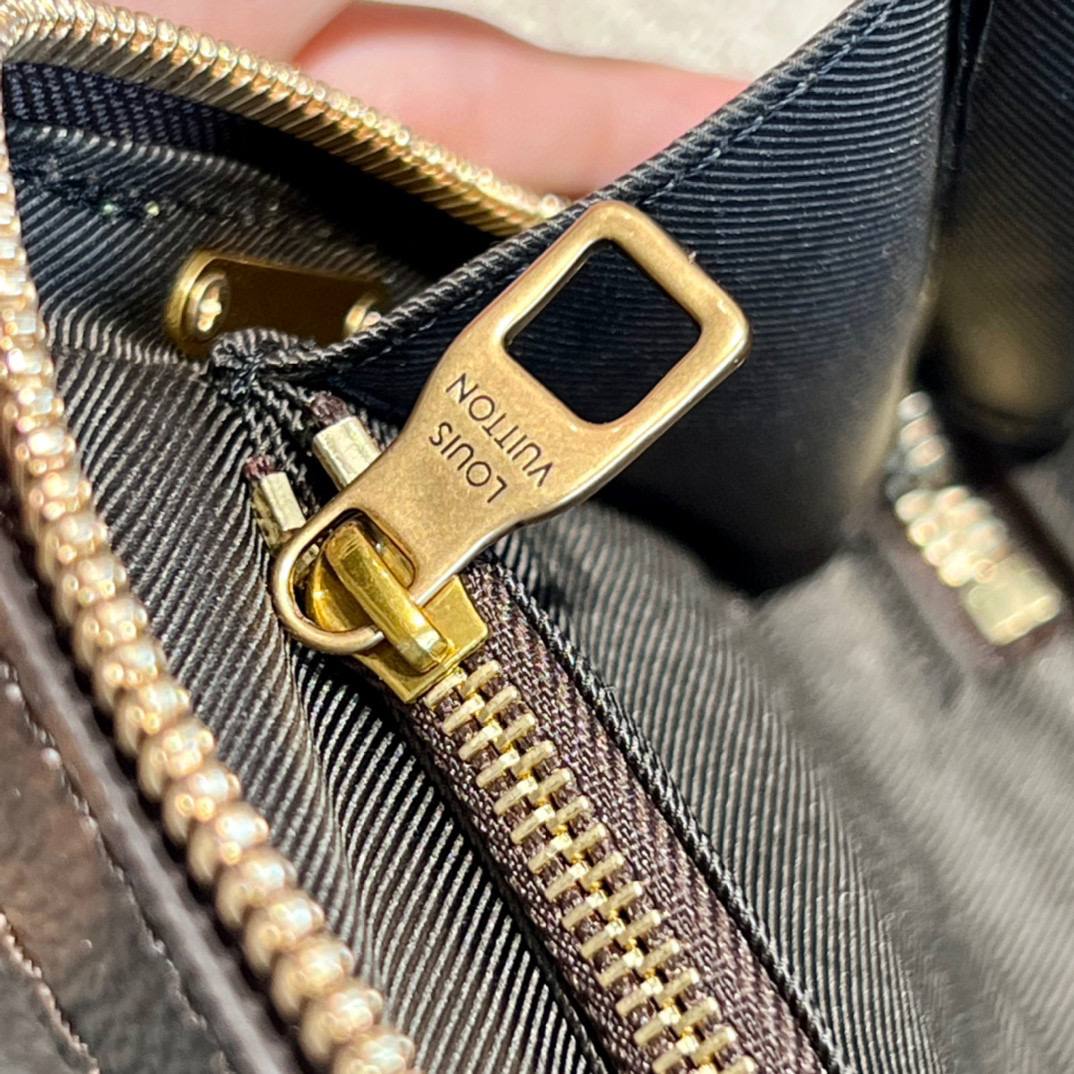 LOUIS VUITTON (ЛУИ ВИТТОН) Мужская сумка Soft Trunk