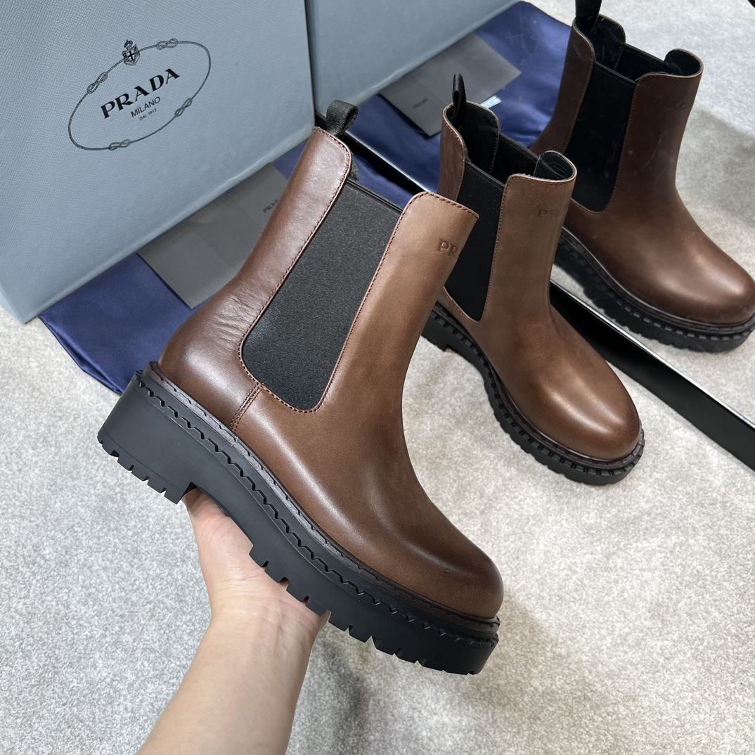 PRADA Женские ботинки на толстой подошве PRADA Женские ботинки на толстой подошве