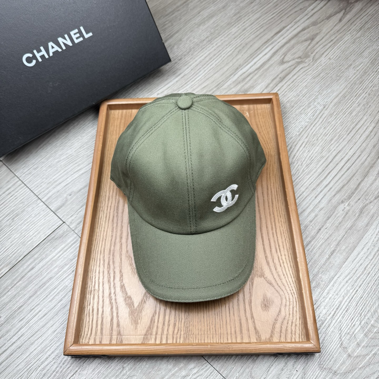 CHANEL Женская Кепка