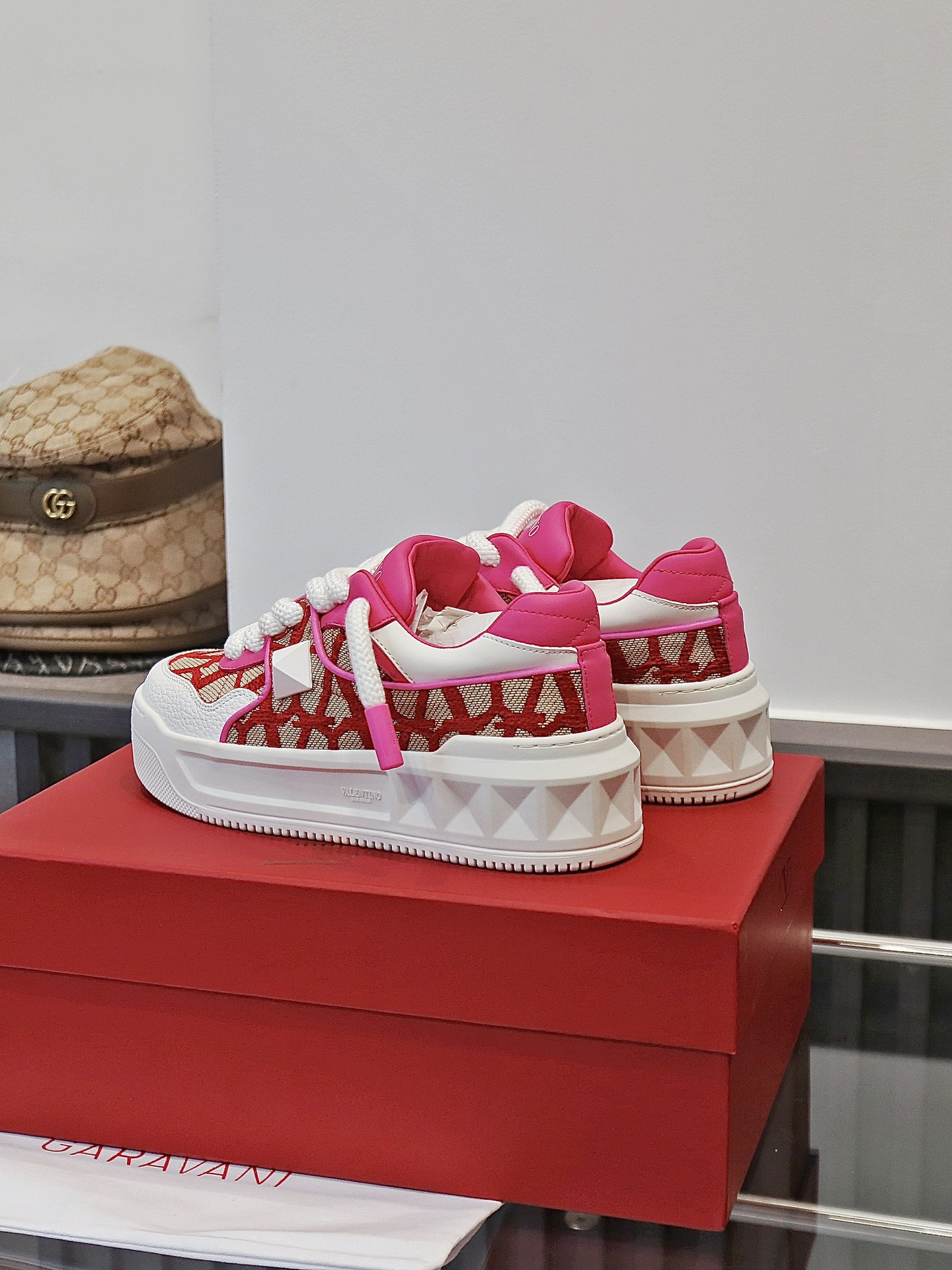 VALENTINO Кроссовки One Stud XL комбинированные VALENTINO Кроссовки One Stud XL комбинированные