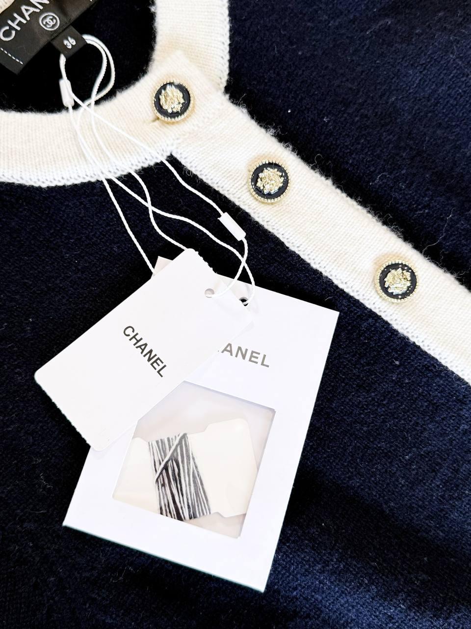 СHANEL Женская футболка из кашемира СHANEL Женская футболка из кашемира