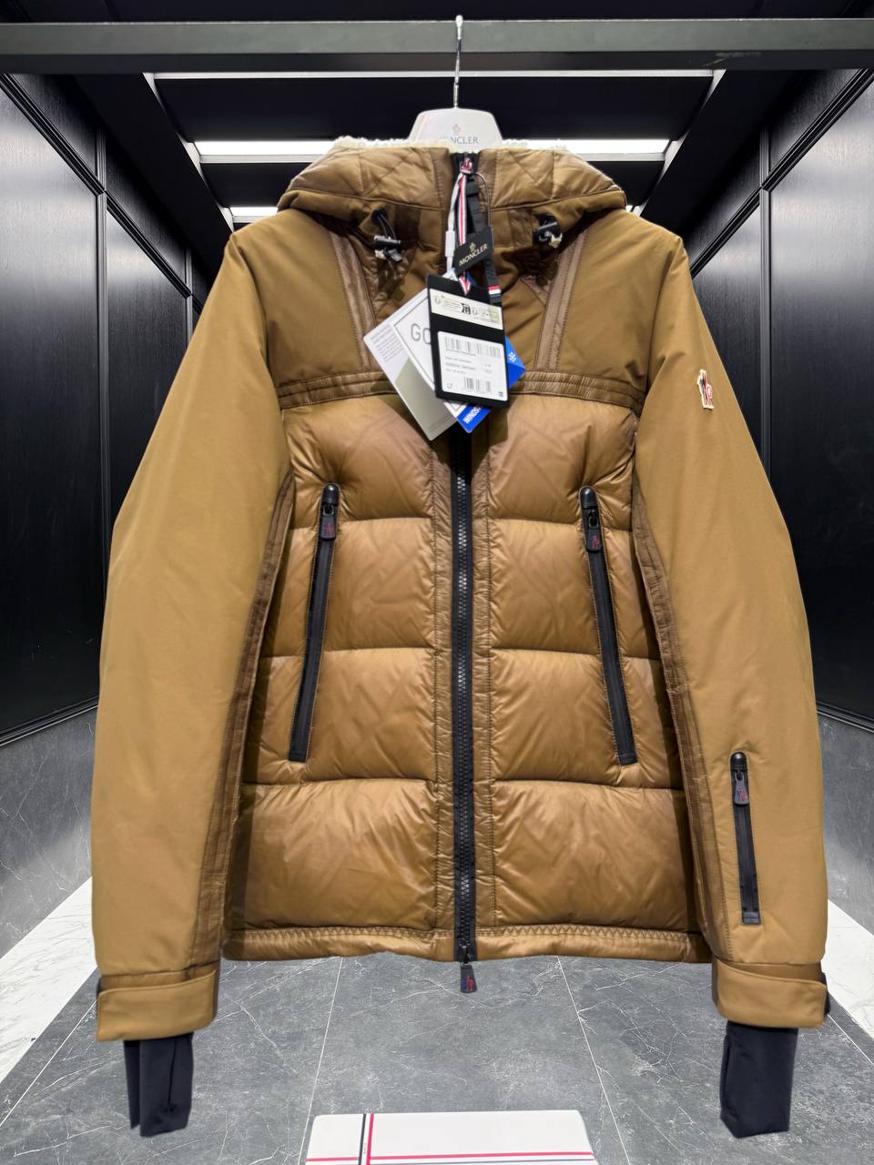 MONCLER Мужской пуховик Morgins
