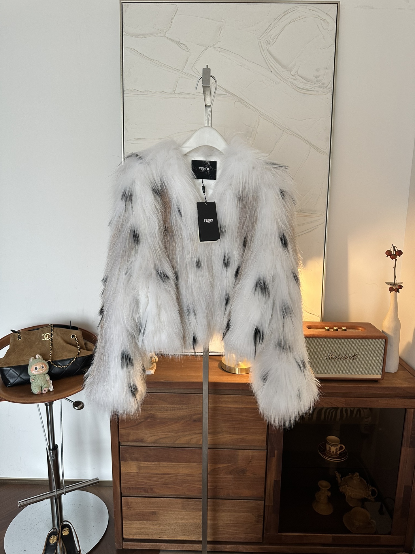 FENDI Женская шуба из меха лисы FENDI Женская шуба из меха лисы