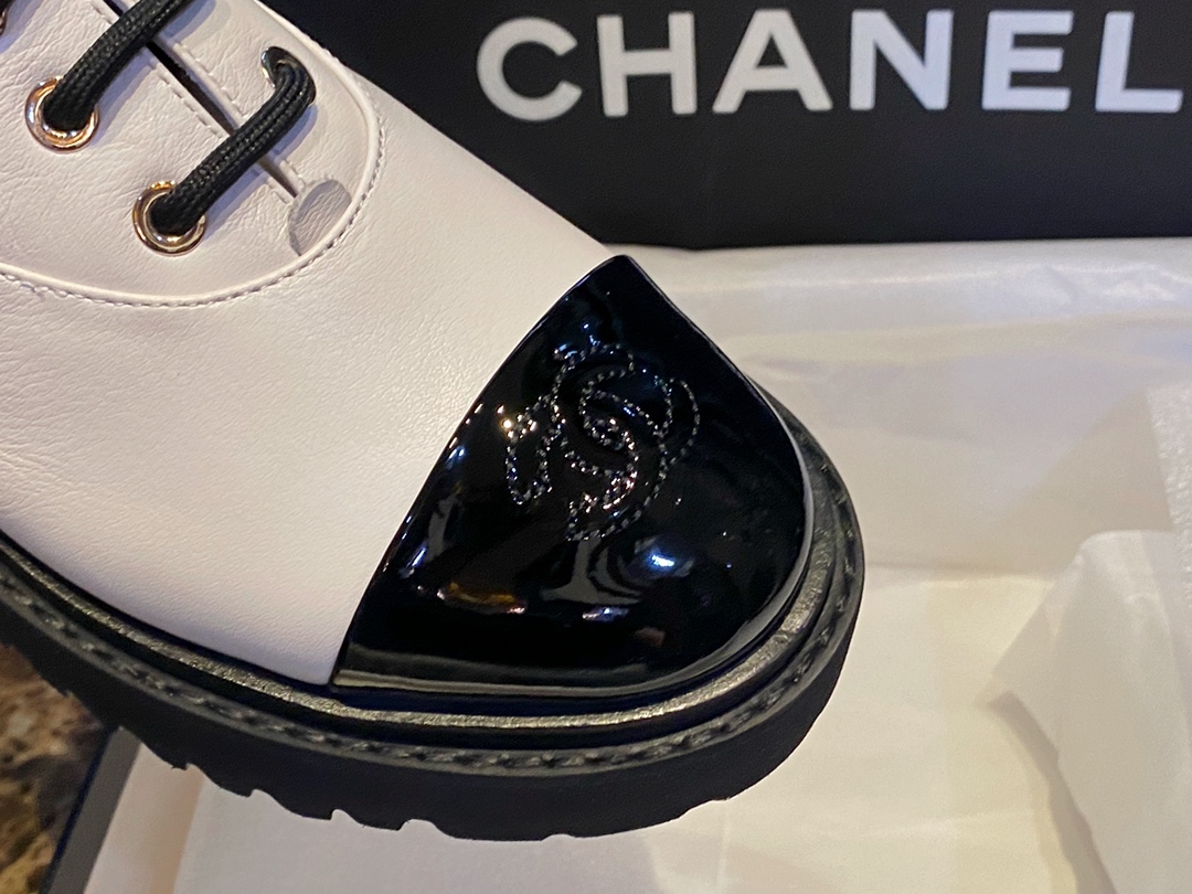 CHANEL Женские ботинки на шнуровке 23b CHANEL Женские ботинки на шнуровке 23b