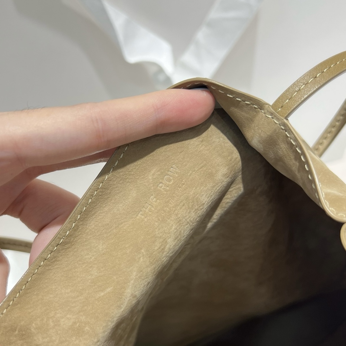 THE ROW Женская сумка to go THE ROW Женская сумка to go