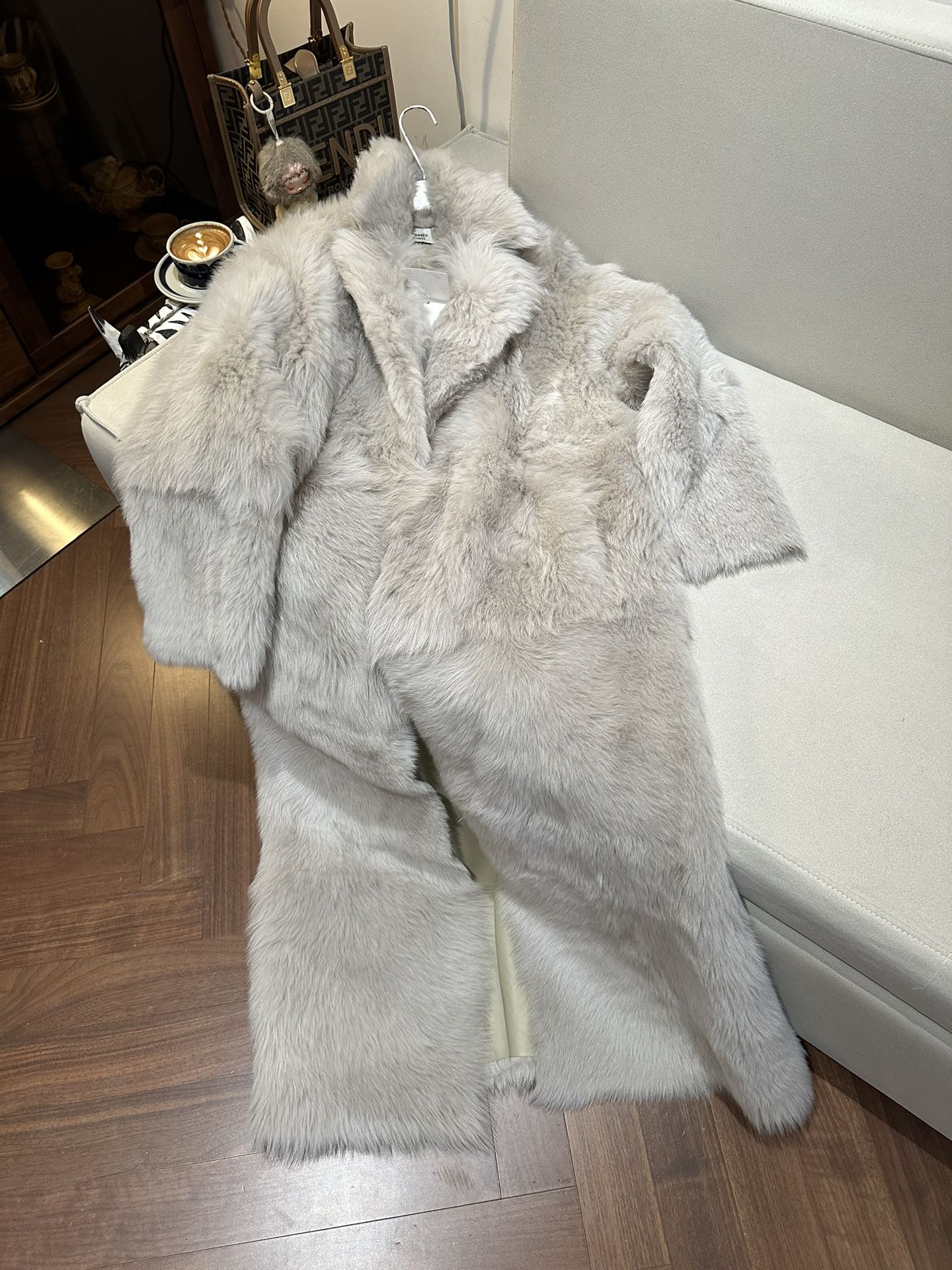 HERMES Женская шуба из овчины HERMES Женская шуба из овчины