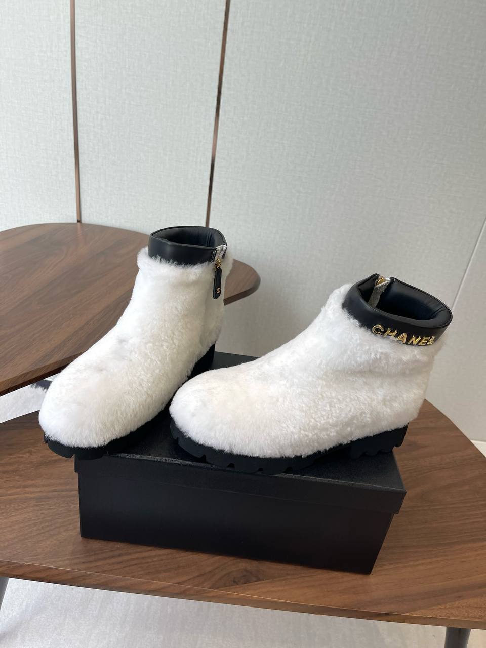 CHANEL Женские сапоги из овчины CHANEL Женские сапоги из овчины