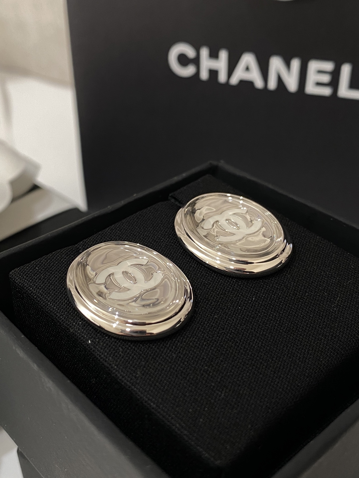 CHANEL Женские серьги 25s CHANEL Женские серьги 25s