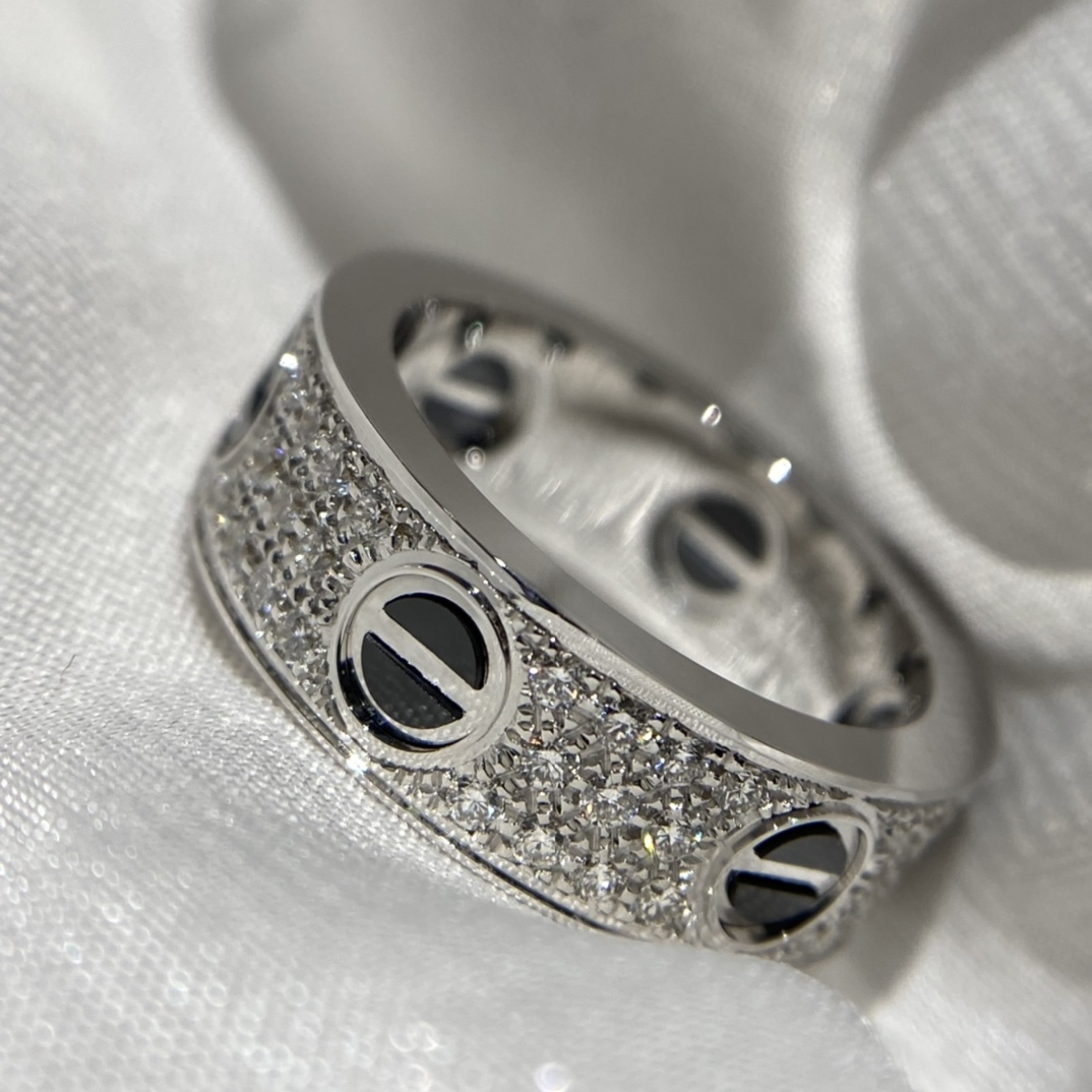 CARTIER Кольцо Love из белого золота и бриллиантов CARTIER Кольцо Love из белого золота и бриллиантов