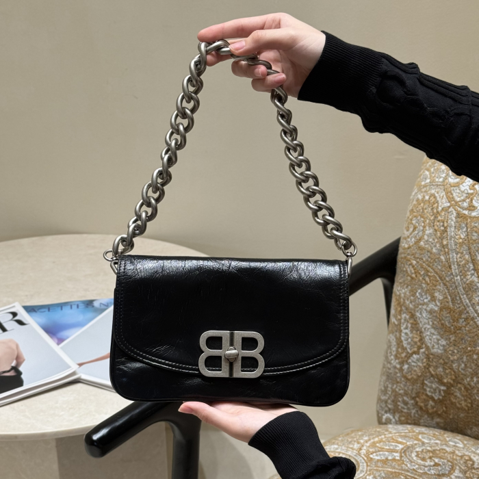 BALENCIAGA Женская сумка BB Soft small