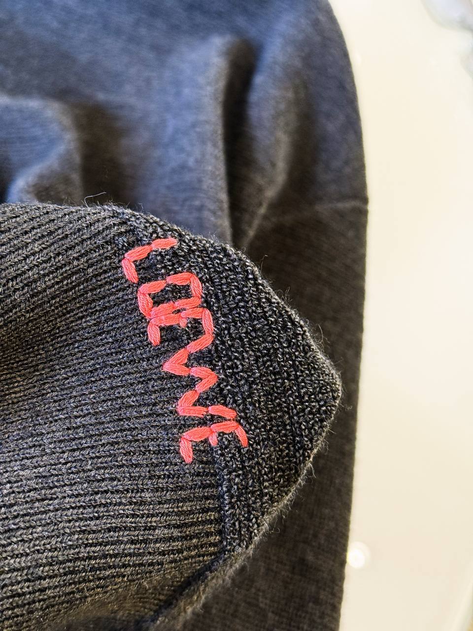 LOEWE Женский свитер из шерсти LOEWE Женский свитер из шерсти