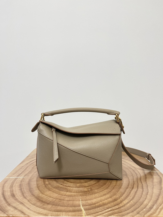 LOEWE Женская сумка Puzzle small из классической телячьей кожи