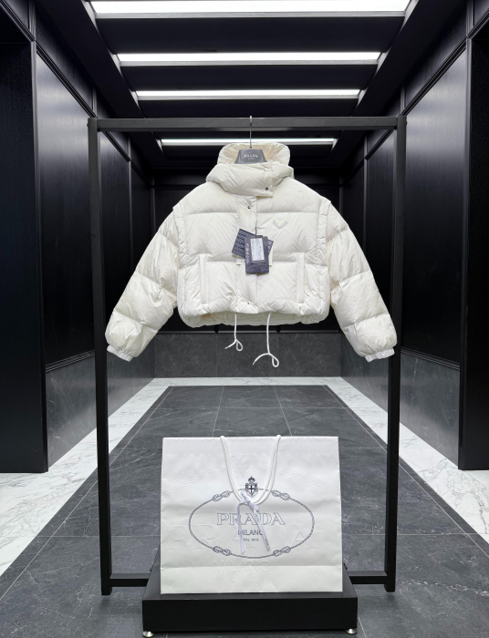 PRADA Женский пуховик Re-Nylon