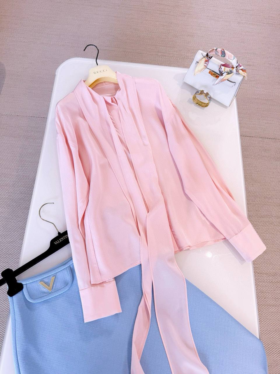 GUCCI Женская шёлковая рубашка GUCCI Женская шёлковая рубашка