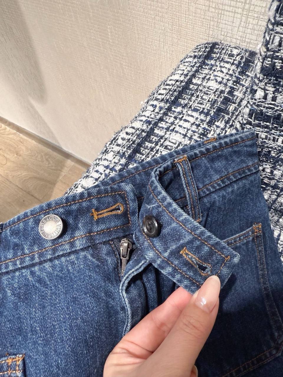 LOUIS VUITTON Женские джинсы LOUIS VUITTON Женские джинсы