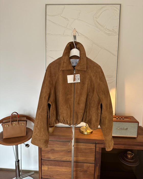 LOEWE Женская куртка из замши