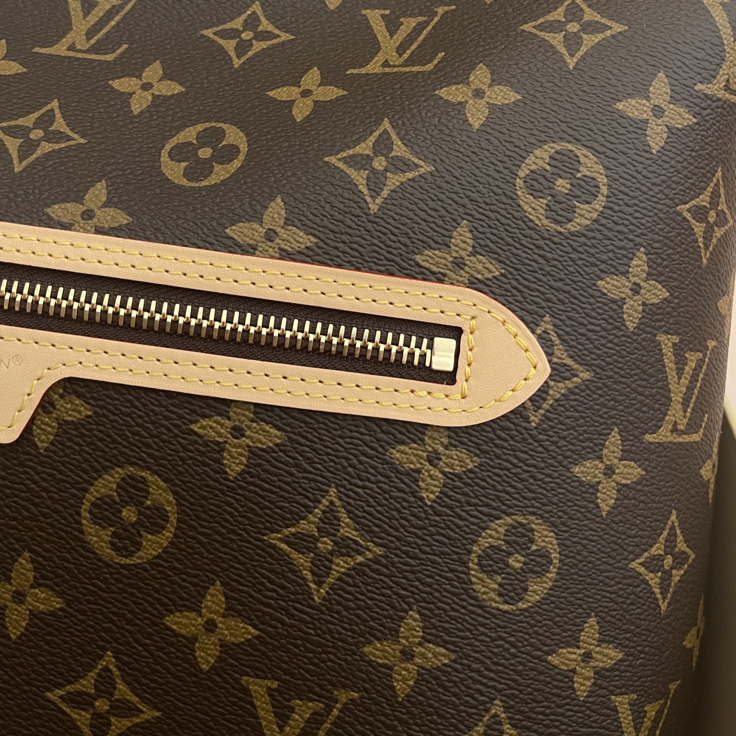 LOUIS VUITTON Женская Сумка Lineup M27335 LOUIS VUITTON Женская Сумка Lineup M27335