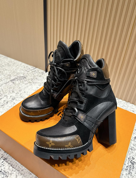 LOUIS VUITTON Женские ботильоны с контрастной строчкой