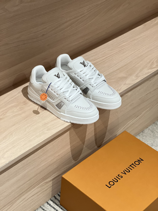 LOUIS VUITTON Кроссовки LV Trainer