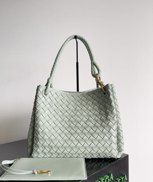 BOTTEGA VENETA Женская сумка Parachute кожа Large