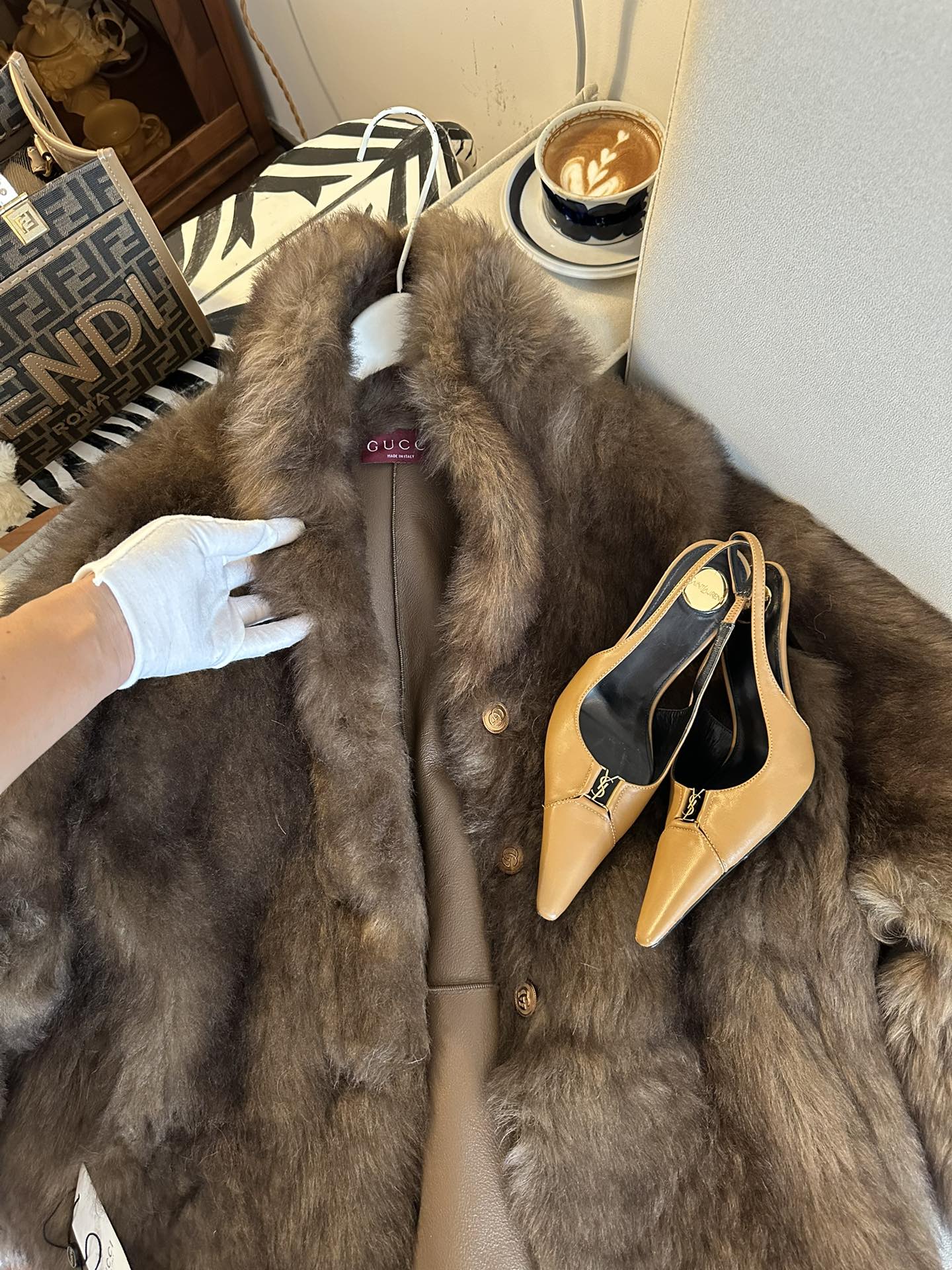 GUCCI Женская шуба из овчины GUCCI Женская шуба из овчины