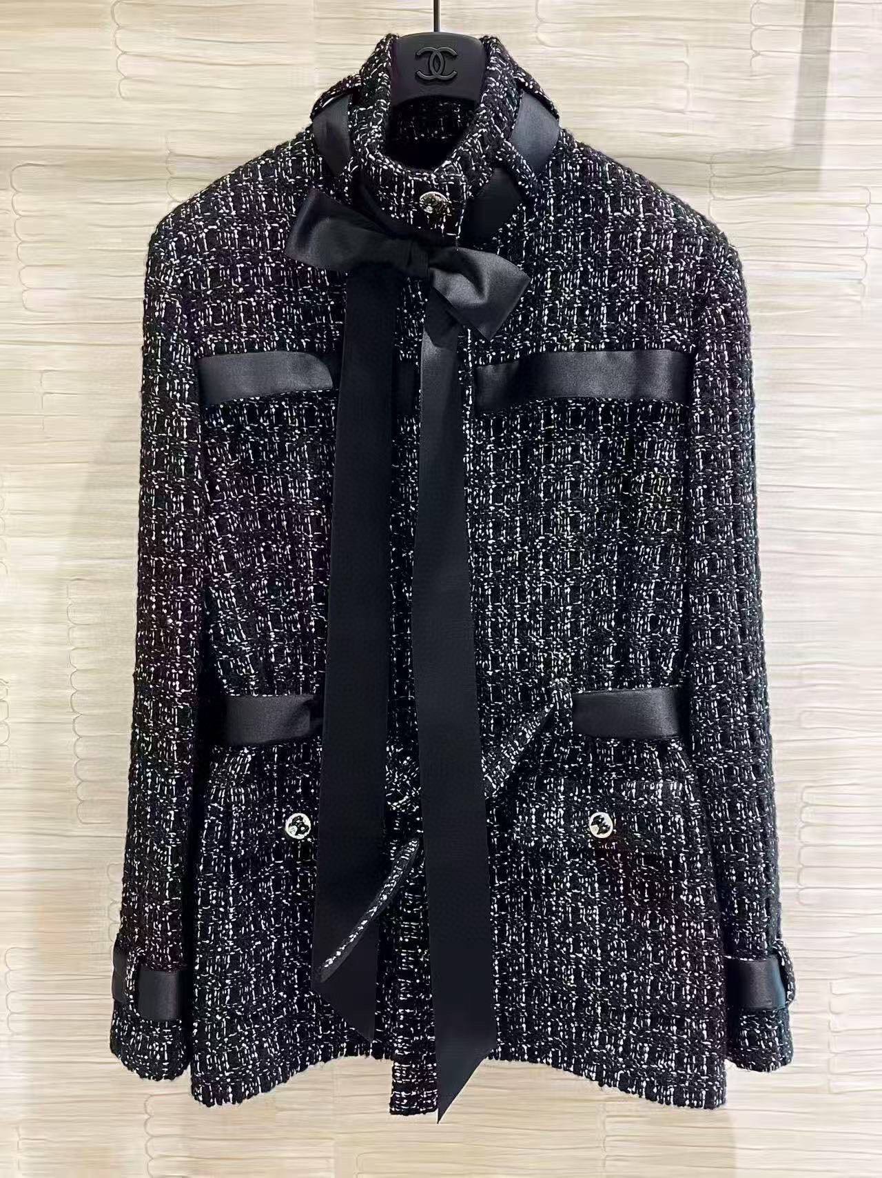 CHANEL Женский пиджак из кашемирового твида CHANEL Женский пиджак из кашемирового твида