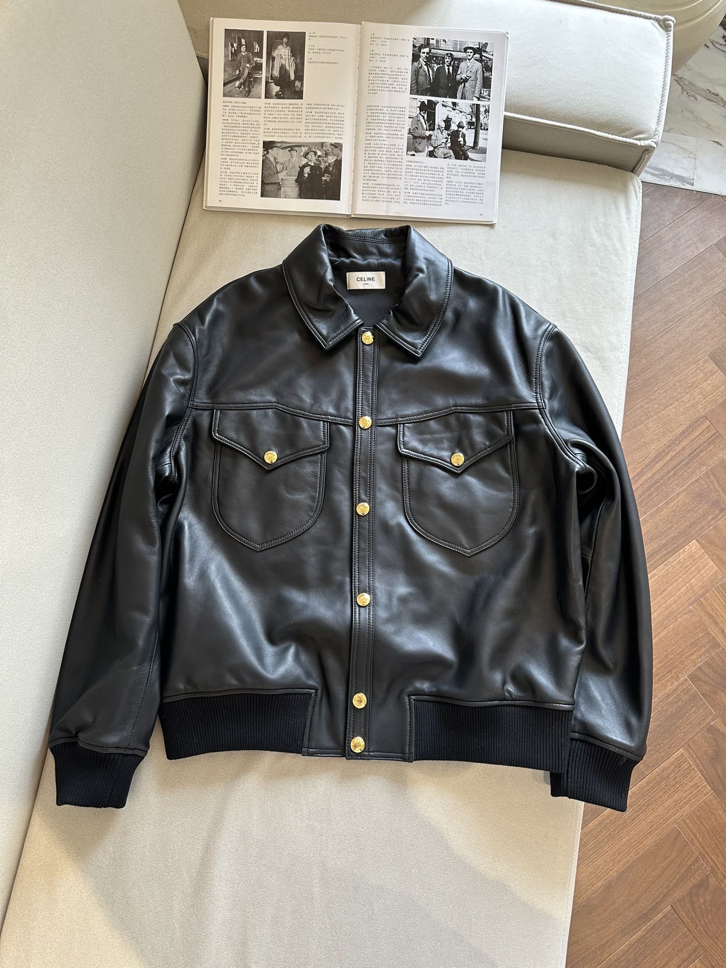 CELINE Женская кожаная куртка CELINE Женская кожаная куртка